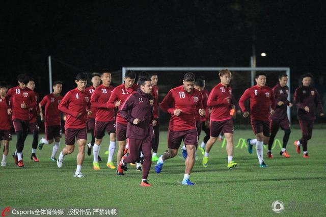 成人国产在线24小时播放视频